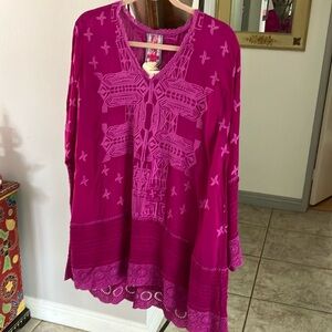 Johnny Was 100% silk tunic top. Loose fit Size M. Measurements upon request.